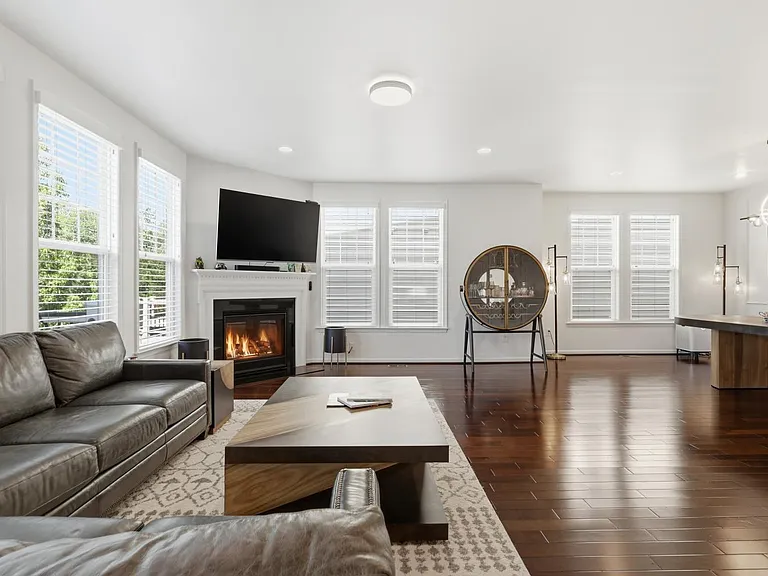 42522 Stratford Landing Dr — Photo 8