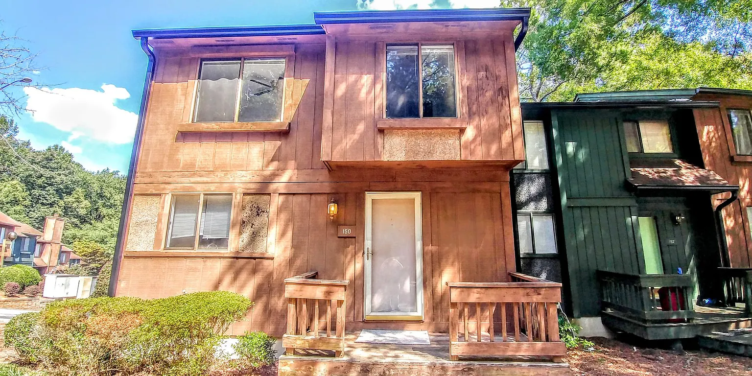 150 Fernbanks Ct photo 1