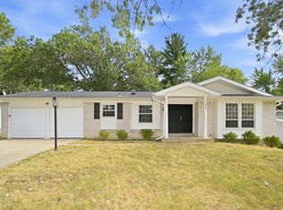 11910 Brampton Hunt Rd, Florissant, MO 63033