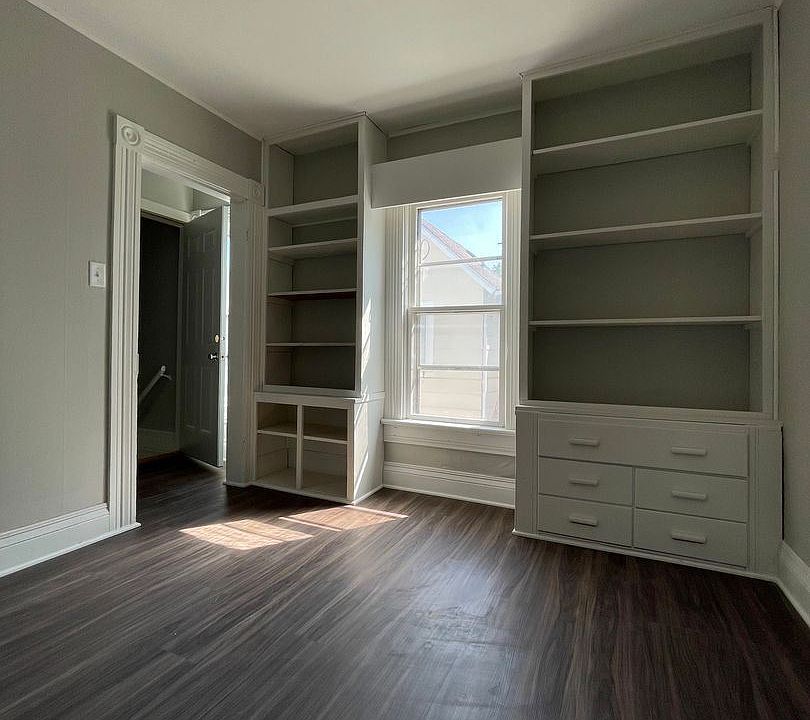 2nd image of 1717 Wood St
