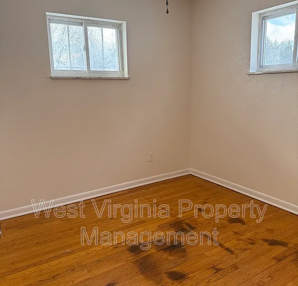 309 E Prince St — Photo 17