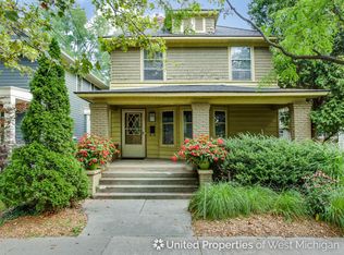 2115 Wealthy St SE, East Grand Rapids, MI 49506