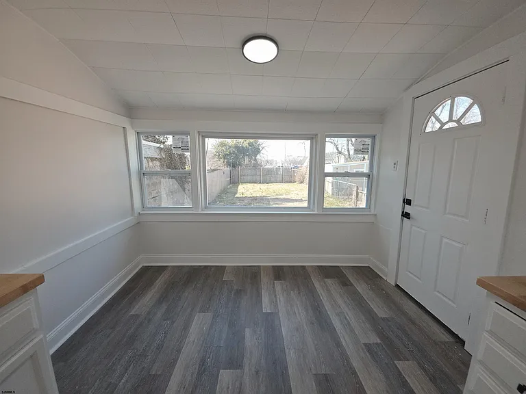 346 N Delaware Ave — Photo 19