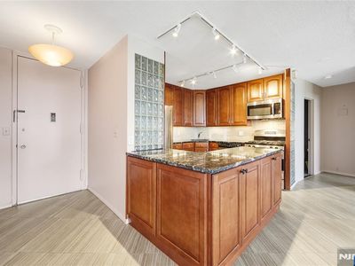 555 North Ave APT 24N, Fort Lee, NJ, 07024