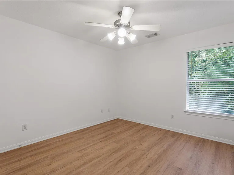 15 Benedict Canyon Loop — Photo 24