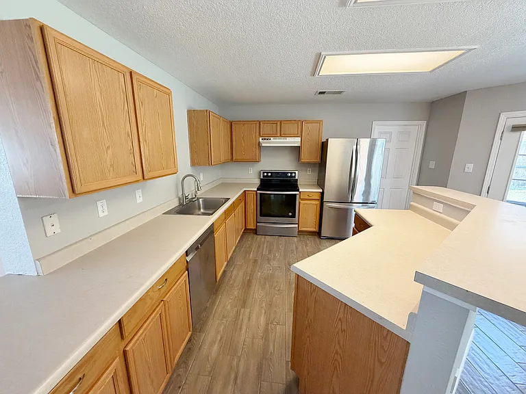 847 Quitman Oak — Photo 13