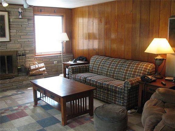 5th image of 24382 Hilliard Blvd