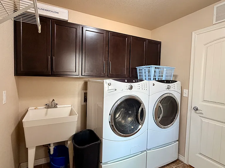 2760 Bridle Dr — Photo 20