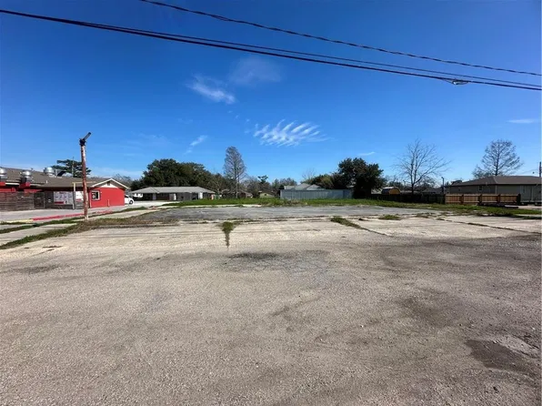 7811 E Saint Bernard Hwy, Violet, LA 70092