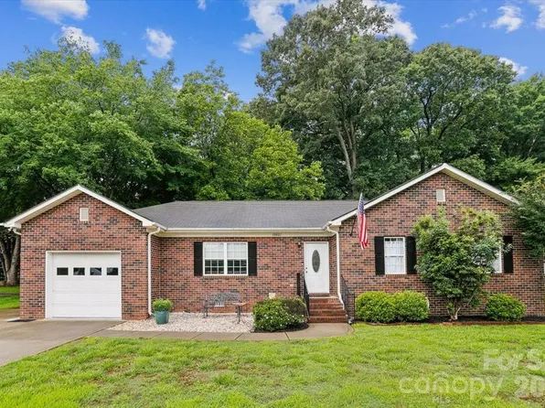 10821 S Hampton Dr, Charlotte, NC 28227