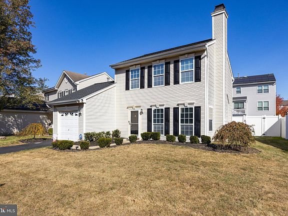 2nd image of 47 Arrowhead Dr
