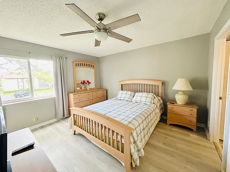 408 Pine Glen Ln #C-2 — Photo 8