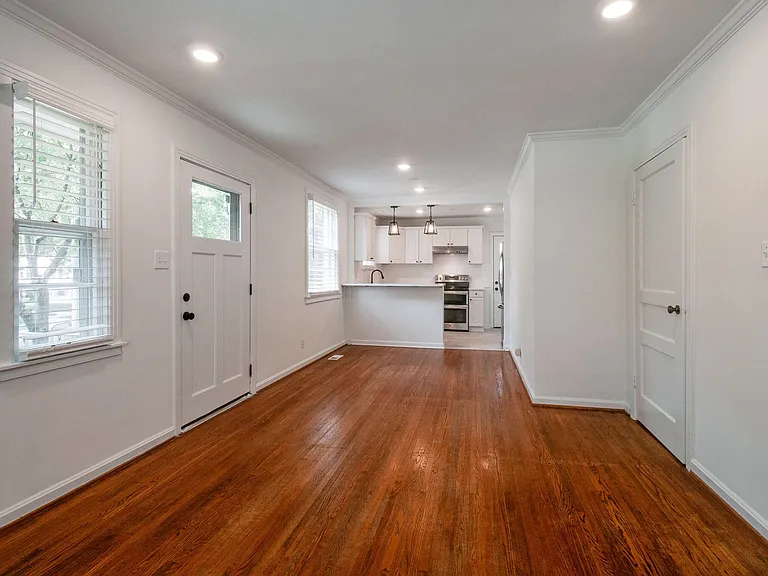 1006 S Douglas Ave — Photo 16