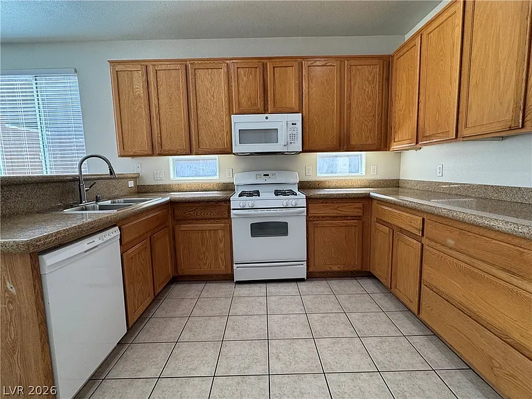 5029 Ivy Creek Ct — Photo 14