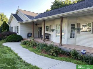 9421 Dawn Dr, Plattsmouth, NE 68048
