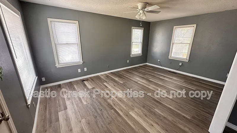 2 bed, 1.0 bath, 875 sqft, $925 — Photo 3