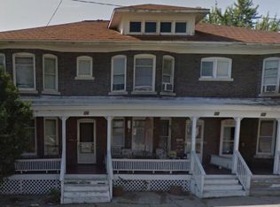 525 W Pleasant St, Freeport, IL 61032