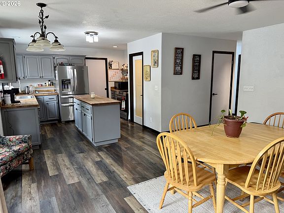 4th image of 1119 NE Lisa Way