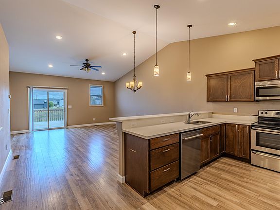 3rd image of 306 Lena Ct SE