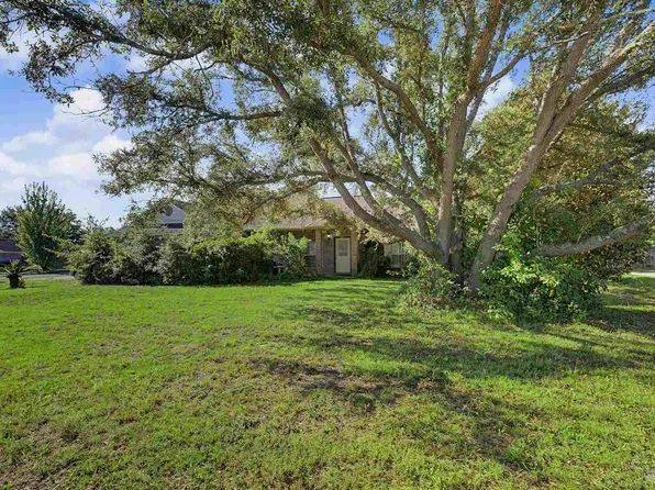 2619 Barefoot Creek Cir, Navarre, FL 32566