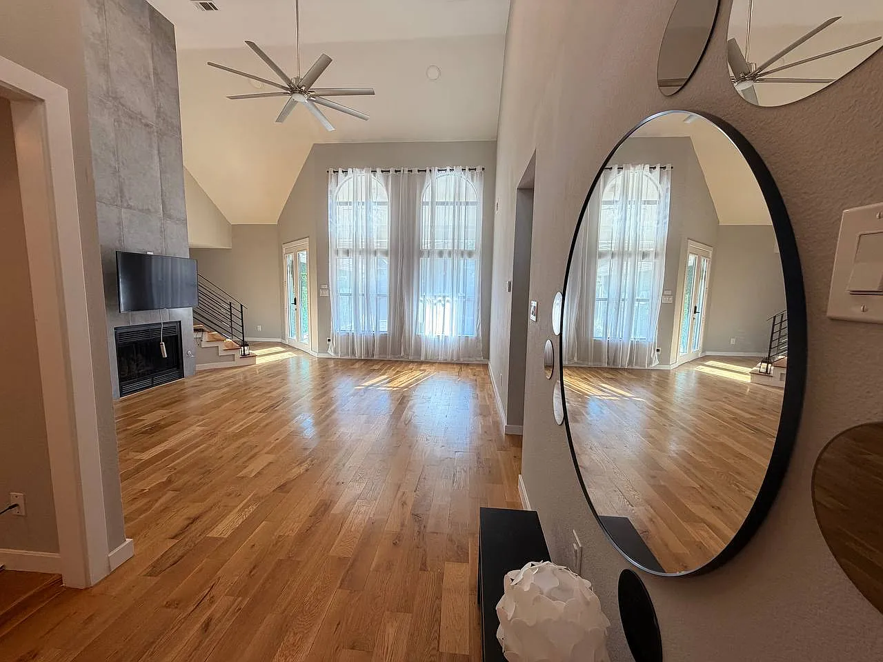 4 bed, 2577 sqft, $3,500 — Photo 2