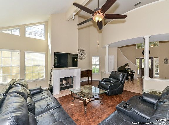 4th image of 2627 Chestnut Bnd