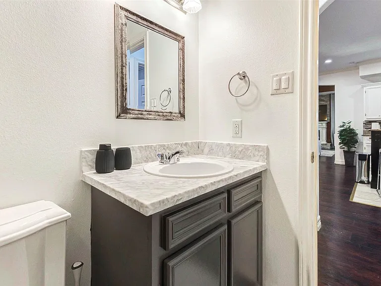 10905 Shady Ln #A — Photo 16