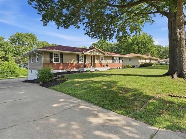 8304 Willow Way, Raytown, MO 64138