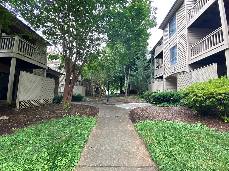 Princeton Circle West Apartments — Photo 129