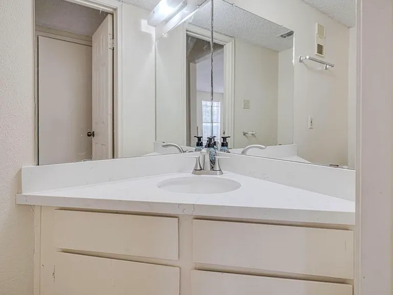 3100 Jeanetta St #1004 — Photo 3