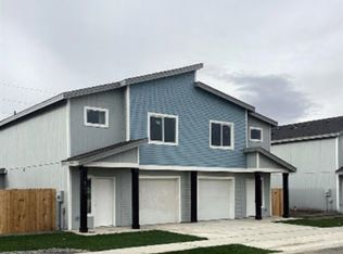 1051 NE Emerald Dr, Hermiston, OR 97838