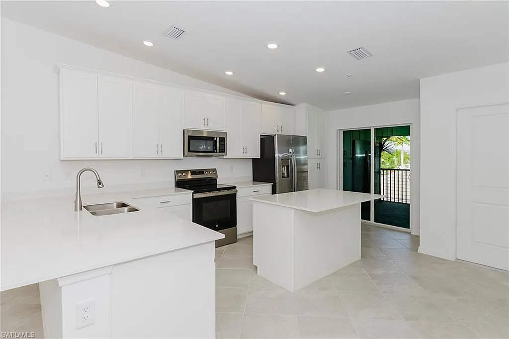 5410 Double Eagle Circle #2222 - The National - Carluccio — Photo 3