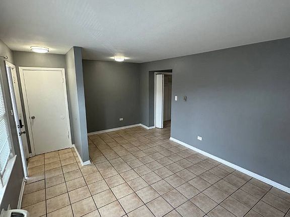 4th image of 3110 W 59th St #2
