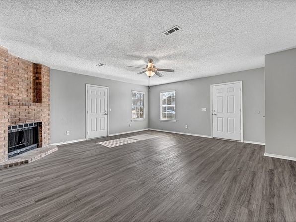 fayetteville-arkansas-448576526 picture