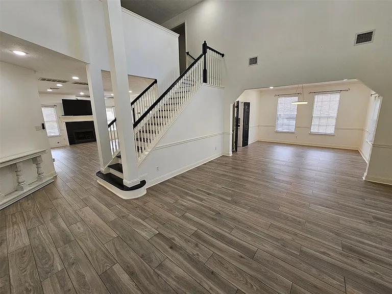 3709 Pinehurst Dr — Photo 4