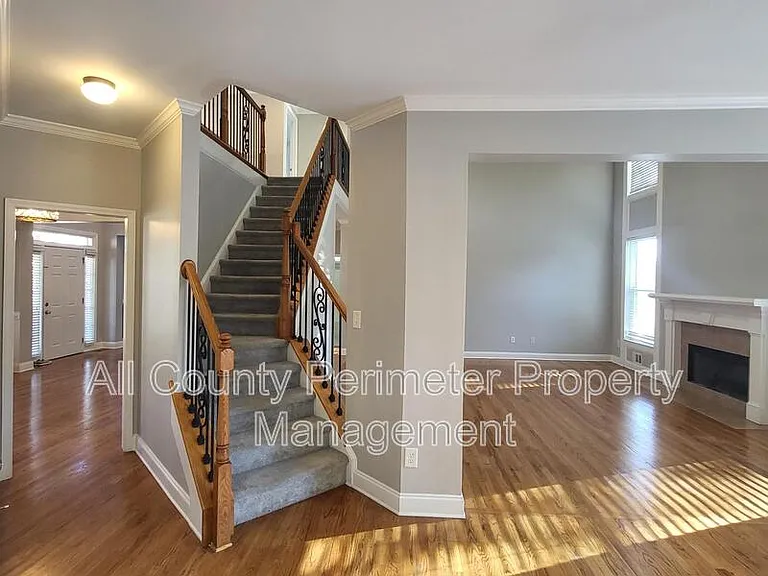 1328 Whisperwood Ln — Photo 9