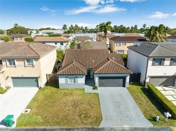 15763 SW 74th Ln, Miami, FL 33193
