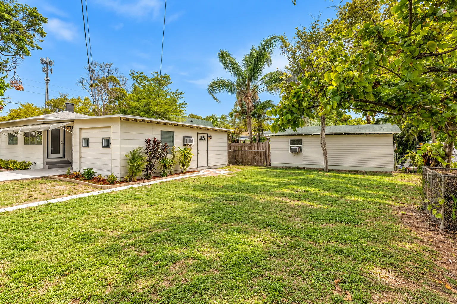 Studio, 351 sqft, $1,300 — Photo 4