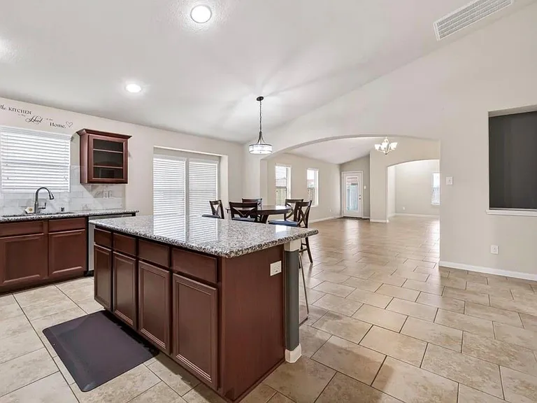 5703 Casa Martin Dr — Photo 12