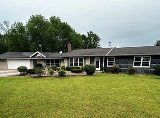 N10910 Lakeshore Rd, Clintonville, WI 54929