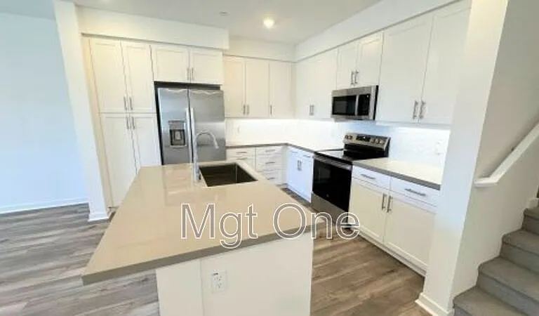 6111 Victoria Way #107 — Photo 2