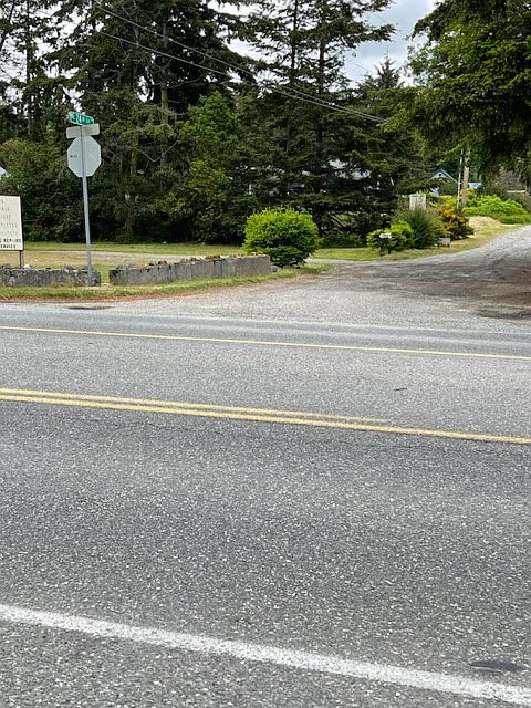 2nd image of 900 NE 24th Ln #&-950