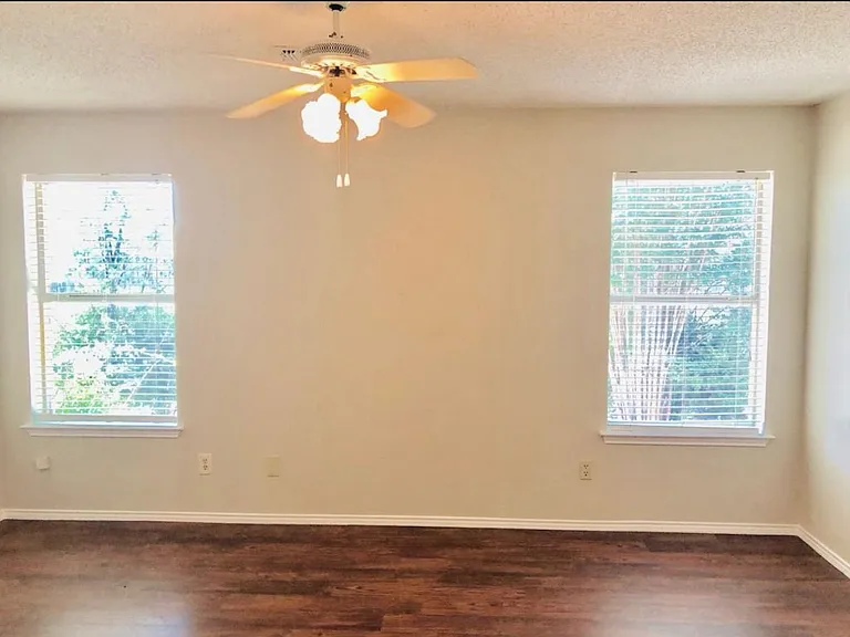 5902 Lakey Dr — Photo 15