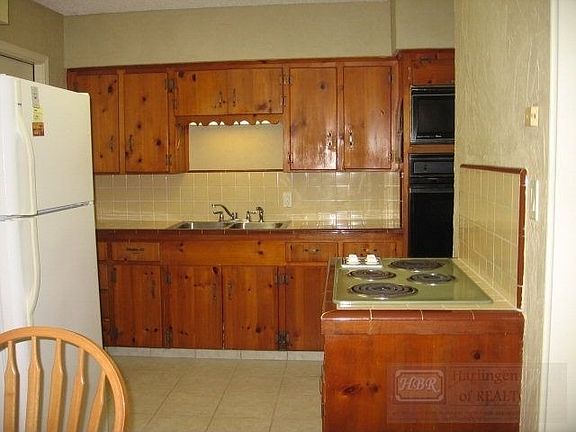 4th image of 2301 S 23rd St