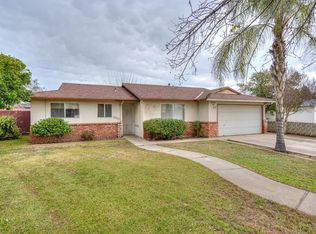 744 12th St, Sanger, CA 93657