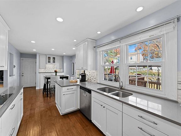 4th image of 15553 Rose Gate Ln