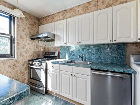 245-22 62nd Avenue image 4 of 16