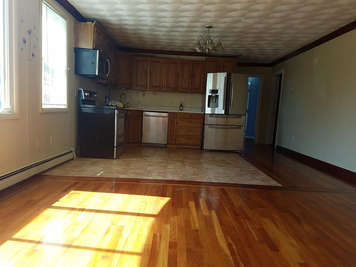 Building Photo - 68 Nichols St #0