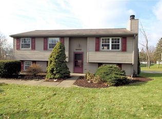 2602 Fox Chase Ct, Bridgeville, PA 15017
