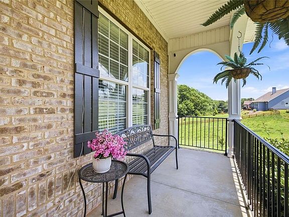 5th image of 253 Sterling Meadows Dr